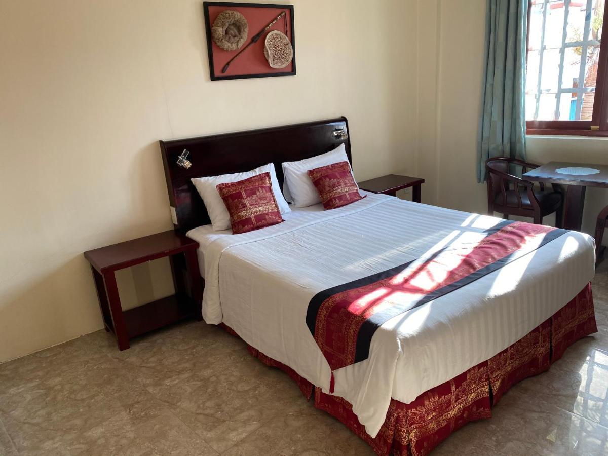 Murray Guesthouse Chau Doc Exteriör bild